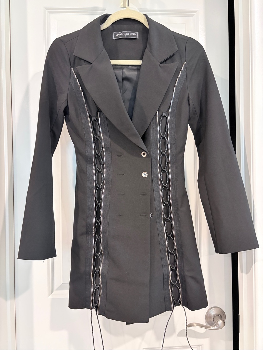 MANIERE DE VOIR Black Lace-Up Long Tailored Blazer
